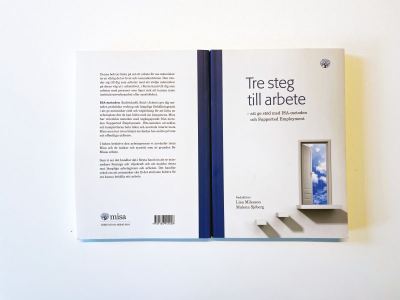 Omslag på boken tre steg till arbete